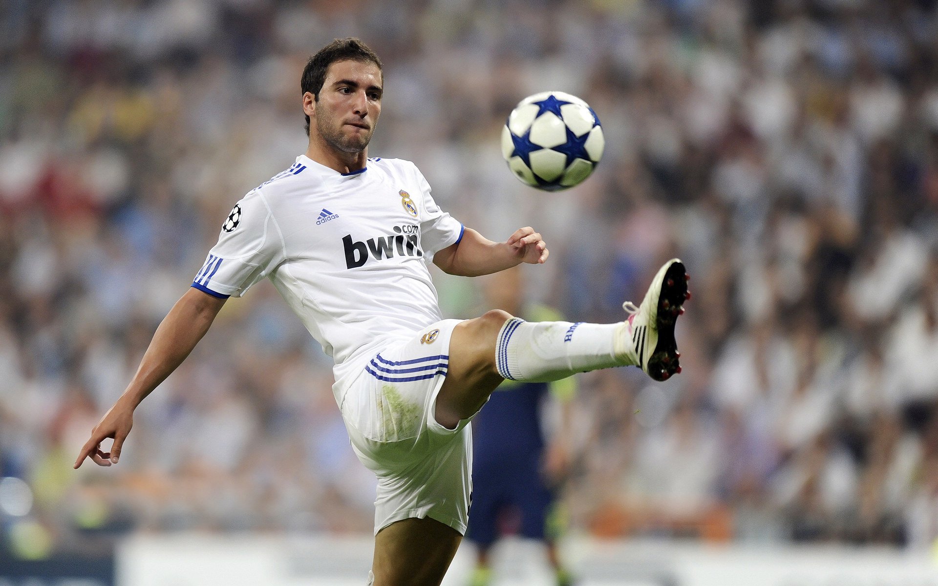 中超联赛国家队爆冷 球迷提出改革建议，中超球队减少